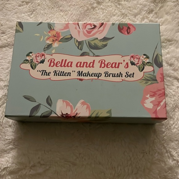 Bella And Bear Makeup Brush Set With Case - Picture 4 of 9